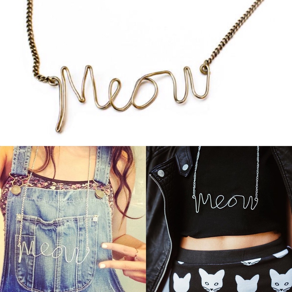 ✨HP✨ Gold Cursive Meow Chain Necklace